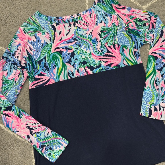 Lilly Pulitzer Finn Top - Picture 2 of 4